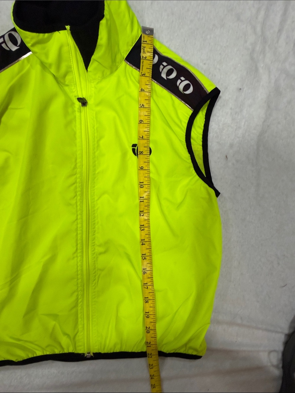 Pearl Izumi Neon Yellow and Black Cycling Vest - Picture 7 of 7